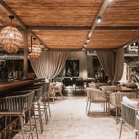 Asha Alacati 호텔 *